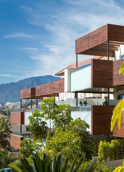 ABOUT THE DEVELOPMENT The only Key ready contemporary, luxury apartments, in the most sought after address on the Costa del Sol 32 Hoyo 19 is an exclusive residential complex and the only key-ready