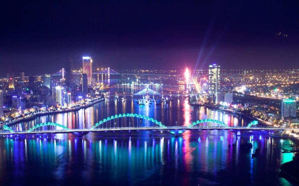 Da Nang attracts tourists by not only the natural beauty, the sparking and colorful lights from the bridges along the Han River but also being a center for both national and international events and