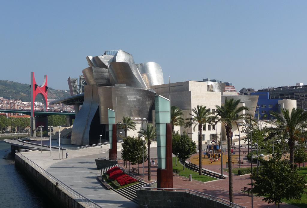 Excursion to Bilbao and the basque country Customized program for Kaisa Sorakuru-Ruohonen V00 from 9th to 12th of may 2018 Architektur- und Weinreise ins Baskenland vom 30. Januar 2010 bis 06.