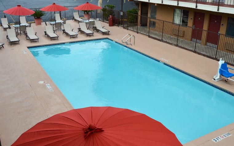 INVESTMENT OVERVIEW This investment offering includes a 93 rooms Red Roof Inn and a 63 rooms independent hotel called Q Lodging, located adjacent to the Red Roof Inn Lackland.