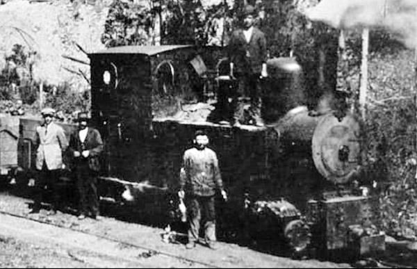 Photo from Pablo Moraga's collection. W. & J. Lockett, agents and ship-owners Fowler patent locos 4666-7 of 1883 were supplied via W. & J. Lockett who were active agents and ship-owners in Chile, though also in Peru.