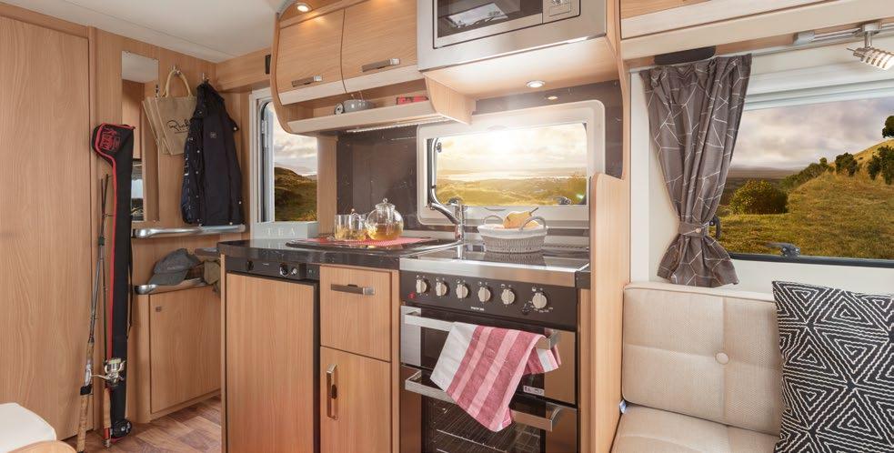High-quality interior: all furniture handles are made of metal They keep their promise: the doors can be opened wide and are particularly sturdy KITCHEN OVERVIEW 480 Galley Kitchen