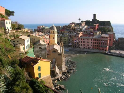 But the region of Liguria has more to offer: the small towns of Portovenere and Levanto, a charming medieval town with a broad beach, both nearby, and of course the romantic island of Palmaria, in