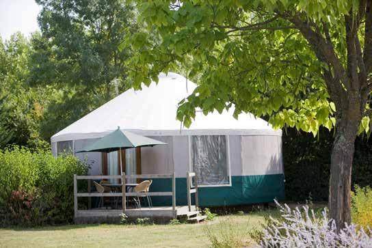 Test an unusual and all comfort stay on the edge of the lake, in a contemporary yurt, in the campsite of Saint-Cyr.