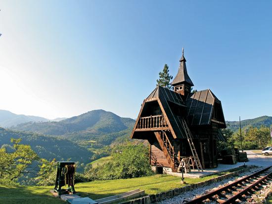 Discover Mokra Gora and the ethno village of the world famous film director Emir