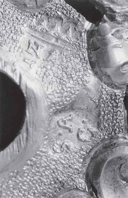 Gjuki}) Silver chalice of the Franciscan Minorite Monastery, Dubrovnik, bearing the consular stamp of Neapolitan goldsmith Sebastiano Avitablo Detalj ko{arice kale a s konzularnim igom Sebastiana