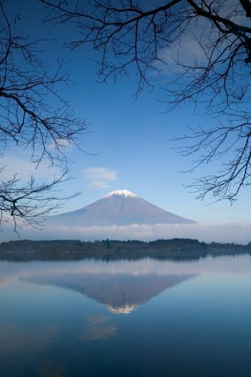 Day Six: November 8, 2016 ~ Hakone/Mt Fuji National Park Hakone is a natural nature wonderland and is famous for its hot springs, outdoor pursuits and the view of the nearby Mount Fuji.