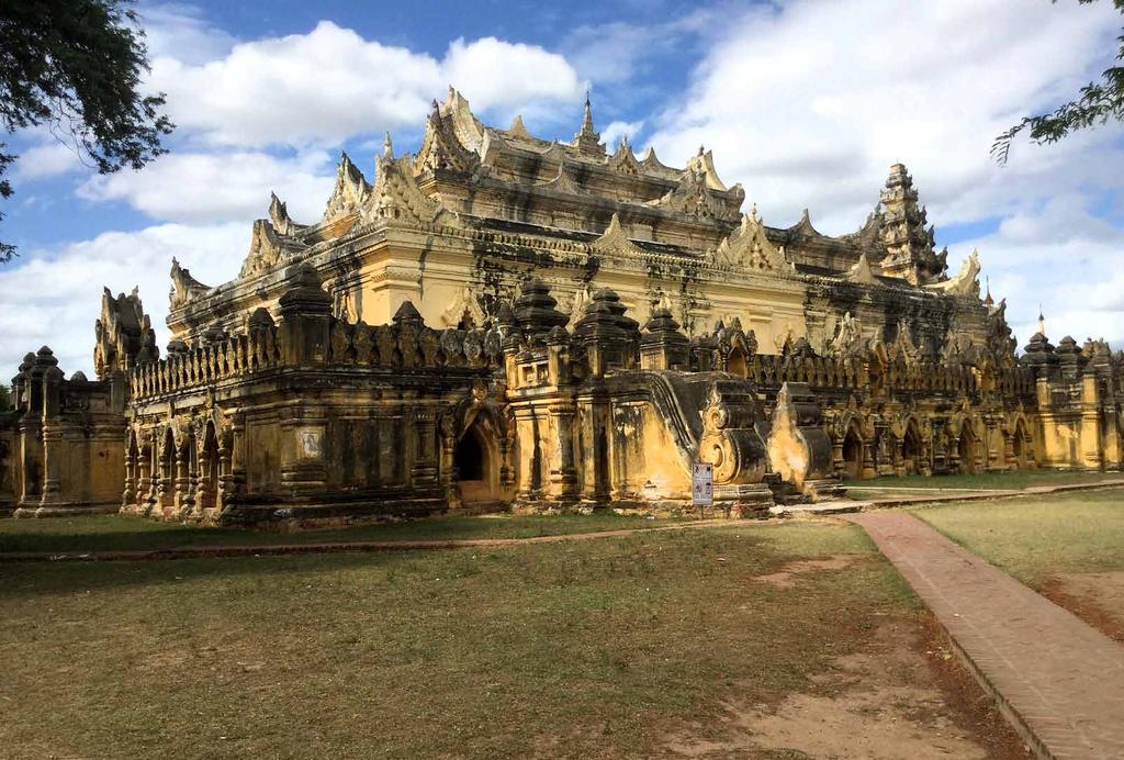 Finding the way through the Ancient Capitals OF MYANMAR Jeremy Mullins THE Ayeyarwady River passes through the heart of the country as it traces its way from its source in northern Myanmar to the sea.