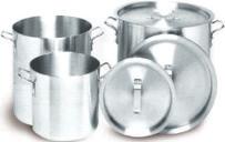 CLASSIC ALUMINUM DOUBLE BOILER Ideal for cooking more delicate sauces, puddings, and pie fillings anything prone to scorching Made of 3004 aluminum with double thick bottoms and tops Complete set