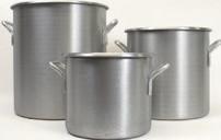 STOCK POTS Extra dent-resistant 3004 aluminum alloy Spot-welded handles prevent leakage Preferred by foodservice professionals for even cooking Double-thick tops and bottoms and lifetime