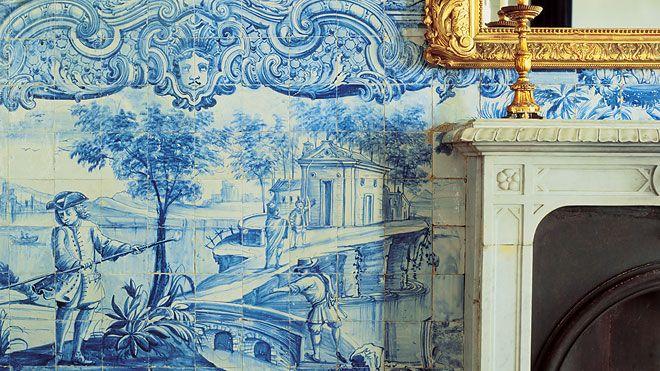 Photo: Painel de azulejos, Palácio da Mitra António Sacchetti Manueline Architecture At a time when Gothic cathedrals were being built all across Europe, Portugal introduced a style in its