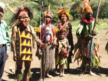 DAY 3: SUN 16 SEP 2018 GOROKA (Goroka Show) Today is the second day of the Goroka Show and your group will attend in the morning as per yesterday.