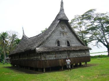DAY 10: SUN 23 SEP 2018 SEPIK RIVER / WEWAK Today will be a whistle-stop visit to the heart of the crocodile cult at Kanganaman and Palembei followed by the return journey to Wewak.