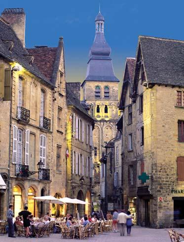 CULTURAL ENRICHMENT: Savor a specially arranged dinner in each of two authentic French bistros in Sarlat.