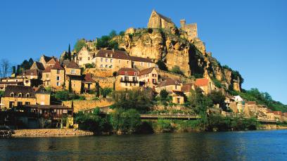 Dramatically towering above the Dordogne River valley, the fortress of Beynac-et-Cazenac was once a stronghold of Richard the Lionheart and remained a highly prized strategic outpost for centuries.