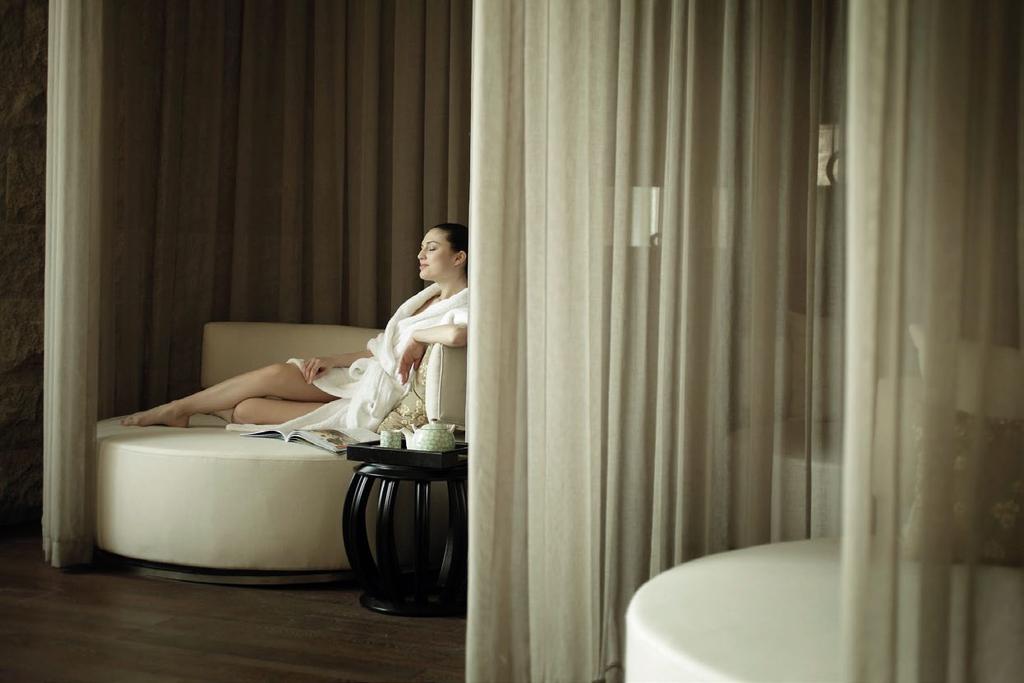 SPA INTERCONTINENTAL Spa InterContinental is a true sanctuary for the senses. The day spa offers seven lakeview treatment rooms and two deluxe couple s suites with large soaking tubs.