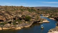 Cape Town Bushmans Kloof 7 DAYS / 6 NIGHTS ITINERARY: Cape Town (2 Nts) Bushmans Kloof Wilderness Reserve & Wellness Retreat (3 Nts) Cape Town (1 Nt) DAY 1 ARRIVAL CAPE TOWN Arrival at Cape Town