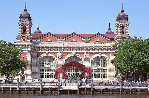 Day 6: Saturday, September 29 Ellis Island This morning enjoy a delicious breakfast, check out and store your luggage with the hotel before we travel to Ellis Island.