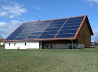 Dobra praksa -Austrija: Udruženje, Urbersdorf Tehnologija/ Gorivo Efikasnost Mreža/ Konzum Skladištenje Base: kotao na biomasu - drvna sječka (650 kwt), solarni kolektori (340 m 2 ) Peak: kotao na