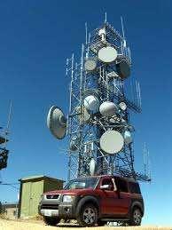 Za bežični prenos podataka, koriste se mikrotalasi i to za zemaljsku i satelitsku komunikaciju.