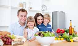 Porodično okupljanje za stolom pozitivno utiče na vaše zdravlje Rezultati nekoliko studija pokazuju da zajednički obroci, koji za stolom okupljaju sve članove porodice, povećavaju i prosečnu