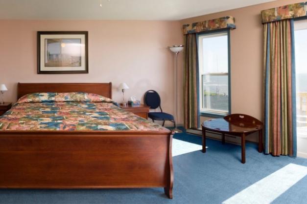 com/ 184 Adolphus Street, St Andrews by the Sea, NB E5B 1T7 This hotel affords us fantastic views out over the Bay of Fundy, where we can hopefully watch the rise and fall of the area s