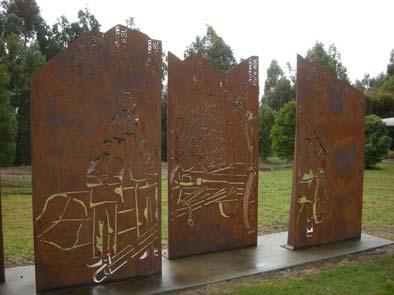 Abve: An innvative feature n the Old Beechy Rail Trail (Victria) is the use f rusty steel cut-uts.