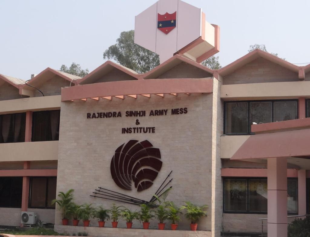 The management of RSAMI, Pune was taken over by HQ 41 Arty Div from HQ Southern Comd (EME) Branch on 15 Jun 2015.