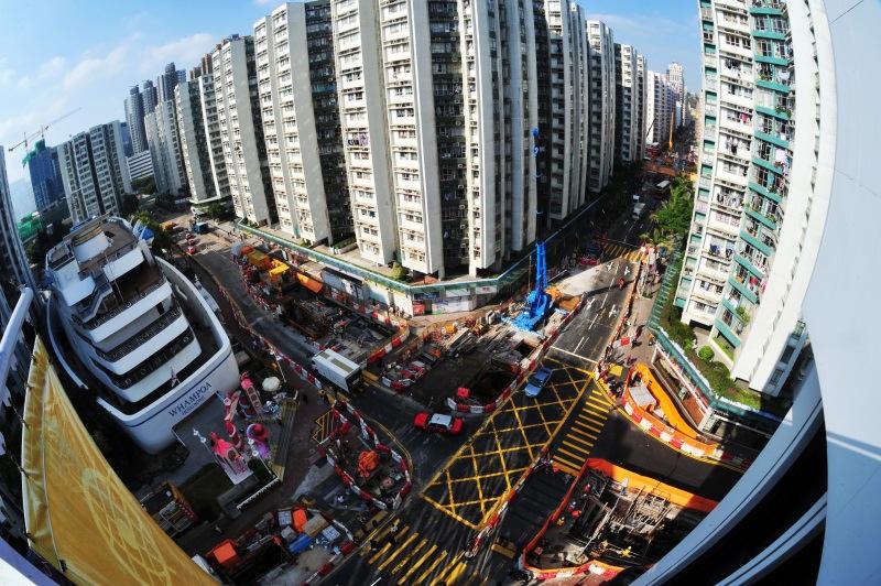 MTR Owned Projects Progress Achieved Kwun Tong Line Extension At Whampoa Station, platform tunnel connecting the East and West concourses