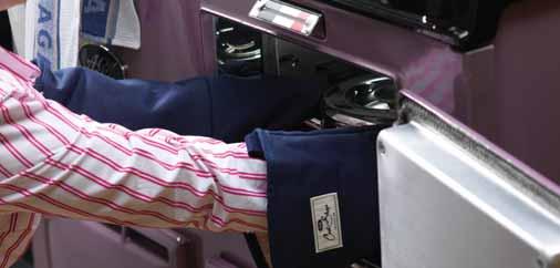 AGA TEXTILES - COOKS COLLECTION Trust AGA to take care of every detail, with a characteristic eye for quality, these 100% cotton accessories come in the AGA classic