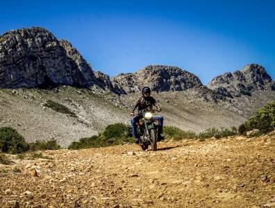 YOUR TRIP IN 12 STAGES Hermanus Swellendam [240 km* including 120 km on trail 5/6h riding] We leave in the morning and after first few kilometers off the road on good smooth tracks we head for Cap