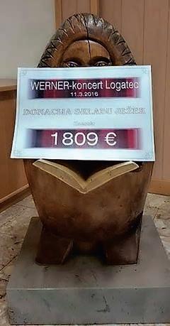 Gre za donacijo, ki jo je Werner šoli namenil z dobrodelnim koncertom, februarja letos, na katerem je bilo prodanih 600 vstopnic, tri evre od vsake pa je pevec namenil skladu.