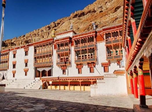 On the drive back to Leh, take a detour at Karu to see the glorious Hemis Gompa atop a hill in the periphery of the Hemis