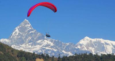 world. Daring hearts, come here. #2 Pokhara Paragliding Do you love flying high as the free bird?