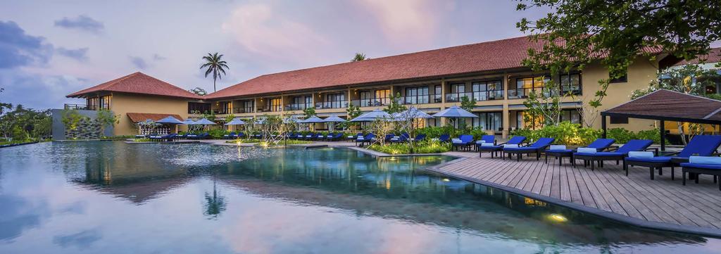 WELCOME TO SERENDIPITY Designed by Geoffrey Bawa, Sri Lanka s most famous architect, Anantara Kalutara Resort features a striking Dutch colonial style with iconic soaring ceilings and free-flowing