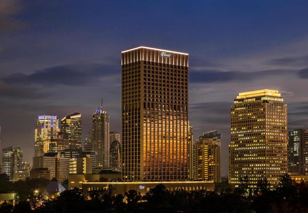 Fairmont Jakarta, Indonesia Figures as of end 2017 AN EVER EXPANDING PORTFOLIO CURRENT 25 Countries 76 Hotels 29,697 Keys 15