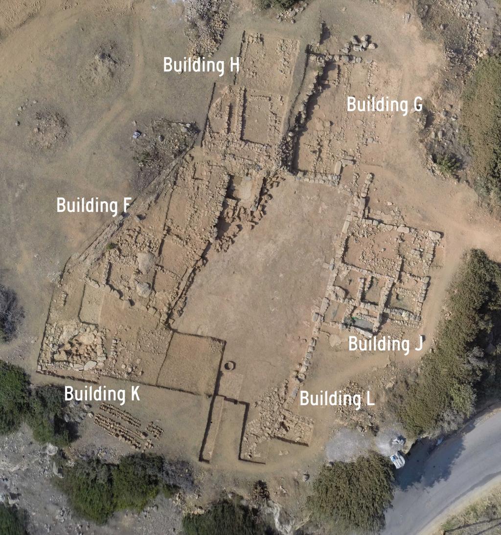 JAN DRIESSEN 5 Fig. 5. Aerial view of the Ceremonial Complex at Sissi (N. Kress Sissi Project). found nearby and there is no indication that the structure was domed.