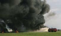 Panične krike ranjencev, ki so jih na vaji Letalske nesreče 2006 pristno odigrali člani okoliških prostovoljnih gasilskih društev, so hitro preglasile sirene preostalih gasilskih in reševalnih vozil.