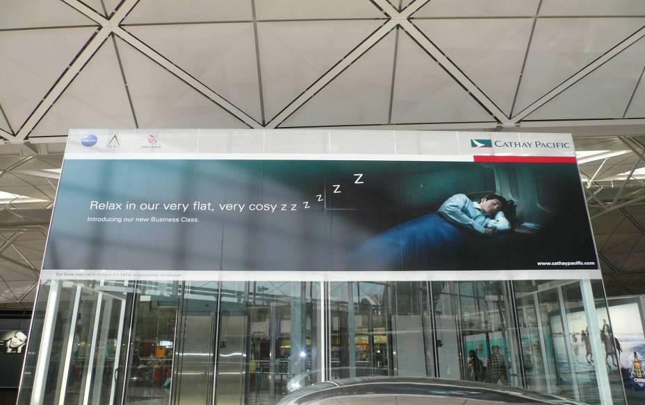 Special Cathay Pacific Glass Lift Wrap (Terminal 1,
