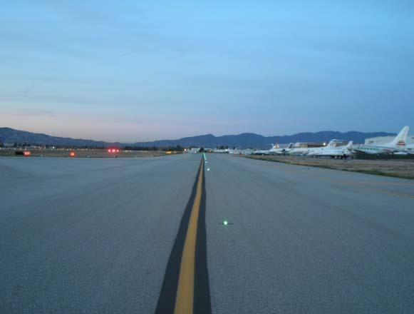 Taxiway Lighting Taxiways have blue edge lights and green centerline lights.