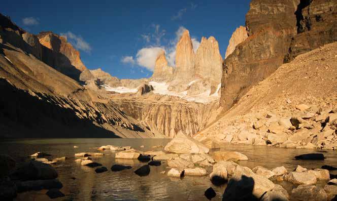 TREKKING TO THE BASE OF TORRES DEL PAINE Full Day - Advanced duration: 12-13 hrs.