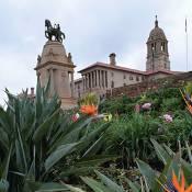 a t t r a c t i o n s i n T s h w a n e LIST OF MAIN ATTRACTION OF TSWHANE ACCORDING TO THE LONELEY PLANET: 2 G024 Online 1 describes Pretoria as the following: Pretoria offers all the attractions of