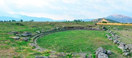 Archaeological places Ancient Mantinea: The Mantinea was the largest and most important cities of antiquity, and became an