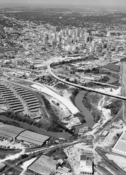 138 Houston Freeways Construction of the US 59 Buffalo Bayou bridge, November 1957: The completion of this link on April 11, 1958, brought the Eastex Freeway into downtown Houston.