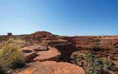 N Mereenie 4WD Loop Put on your walking shoes and discover the best of Kings Canyon.