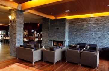 exclusive wellness lobby bar with piano and open fireplace in-house patisserie 102 hotel rooms: Standard rooms: 6
