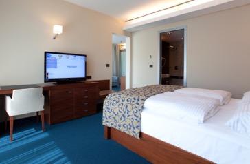of rooms: 4 Double + twin Luxury suite Nr.