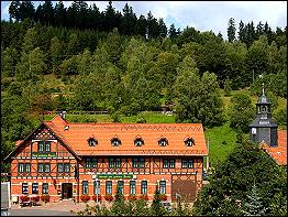 The Hotel Goldener Hirsch is situated near the city of Suhl, 10 min. away from the railway station.
