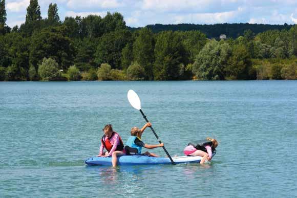in free access : Leisure park, lake, beach, supervised swimming*, heated swimming pool, canoes, kayaks, pedal