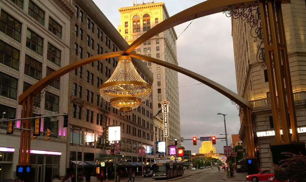 This gateway feature is the centerpiece of Playhouse Square s district identity within Cleveland, Ohio.